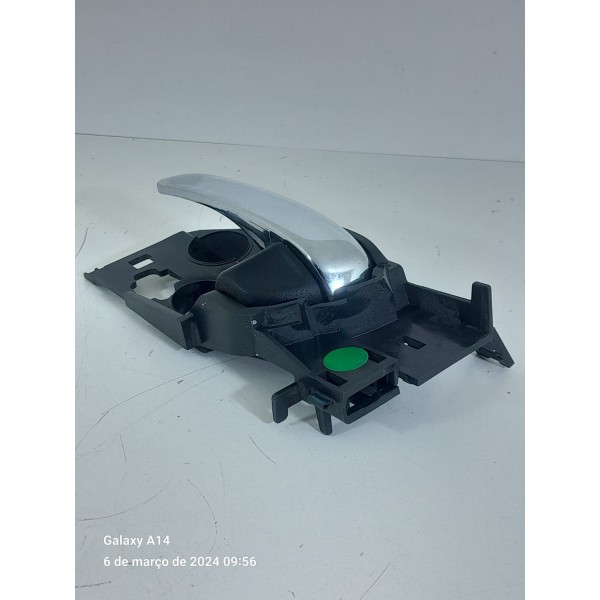 Macaneta Interna Porta Honda Hrv Dianteira Esq 2015/2021 Prateado Dianteira