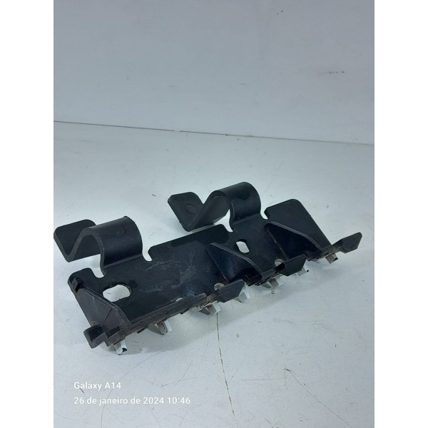 Guia Parachoque Discovery 4 Traseiro Esq 2010/2015 Dql000071