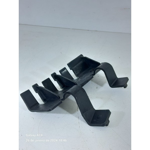 Guia Parachoque Discovery 4 Traseiro Esq 2010/2015 Dql000071