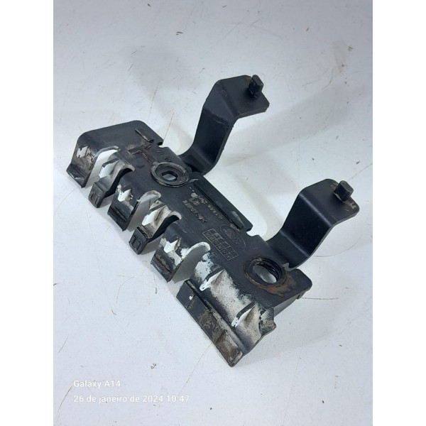 Guia Parachoque Discovery 4 Traseiro Esq 2010/2015 Dql000071