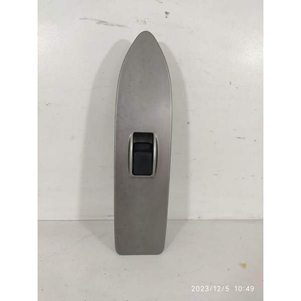 Botao Vidro Pajero Full Traseiro 2008/2019 Mr587944