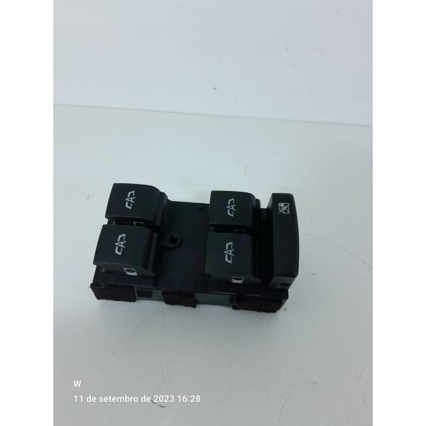 Botao Vidro Tracker Dianteiro Esq 2020 2021 2024 26211281