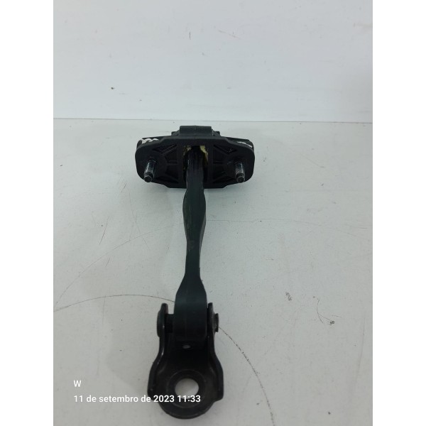 Limitador Porta Tracker 2021 A 2023 Dianteira /32104