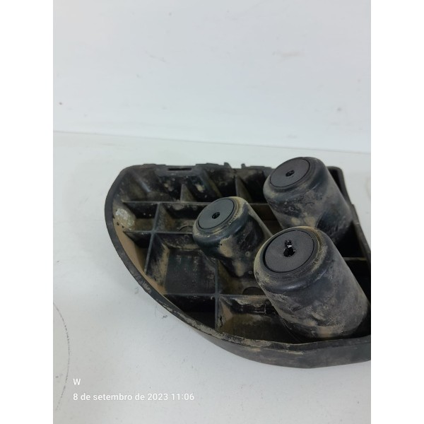 Guia Parachoque Tracker Traseiro Direito 2020/2024 26279905