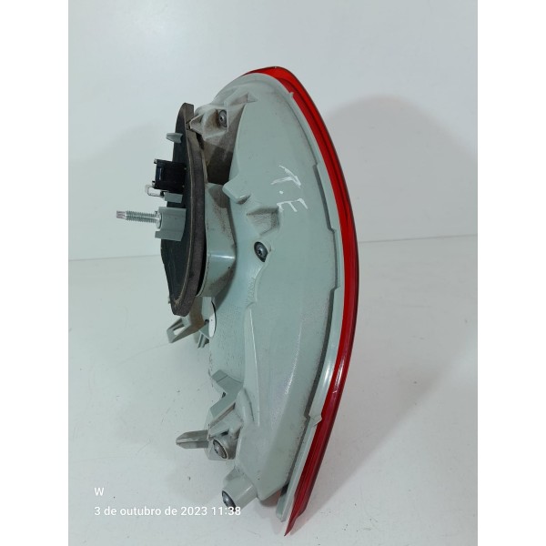 Lanterna Peugeot 2008 Tampa Traseir Esq 2018/2024 9808127680 Esquerdo/motorista Vermelho