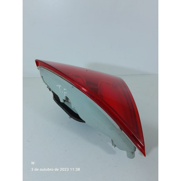 Lanterna Peugeot 2008 Tampa Traseir Esq 2018/2024 9808127680 Esquerdo/motorista Vermelho