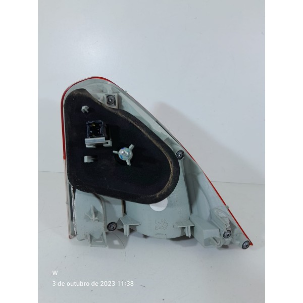 Lanterna Peugeot 2008 Tampa Traseir Esq 2018/2024 9808127680 Esquerdo/motorista Vermelho