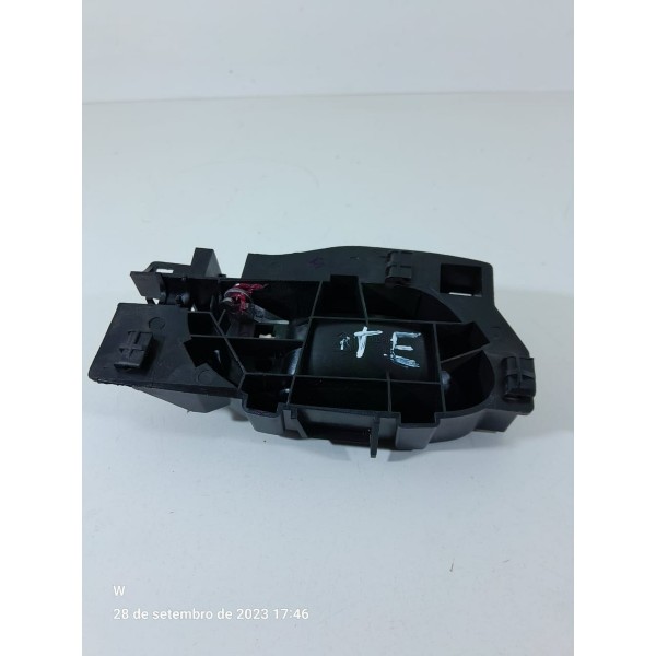 Macaneta Porta Peugeot 2008 Traseira Esq 2016 A 2024