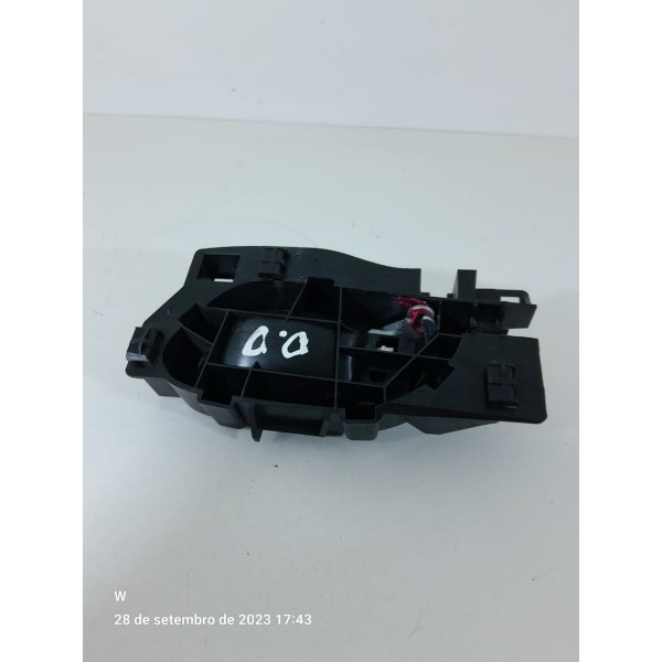 Macaneta Porta Peugeot 2008 Dianteira Direita 2016 A 2024