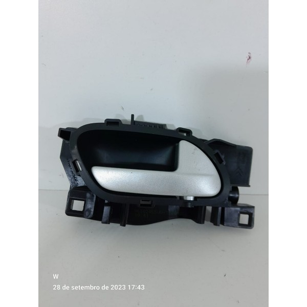Macaneta Porta Peugeot 2008 Dianteira Direita 2016 A 2024