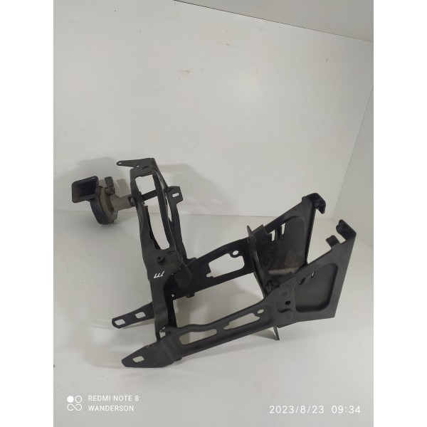 Suporte Guia Farol Bmw 320 328gt Esquerdo 2013/2018 7245791