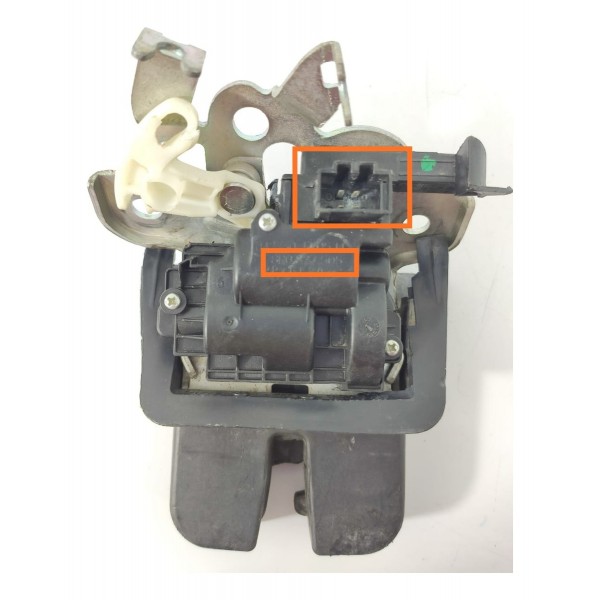 Fechaura Tampa Traseira Audi A1 A3 A4 A5 Q3 Q5 8r0827505